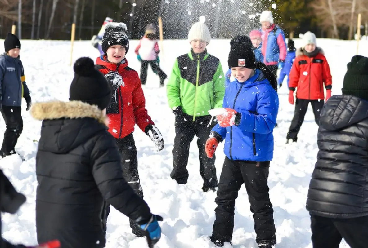 Perheiden talvilomaleiri