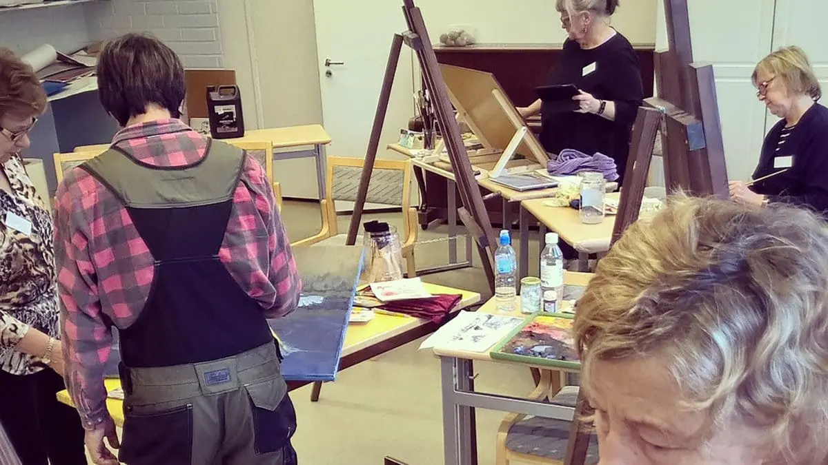 Akvarelli- ja öljyvärimaalauksen intensiivikurssi