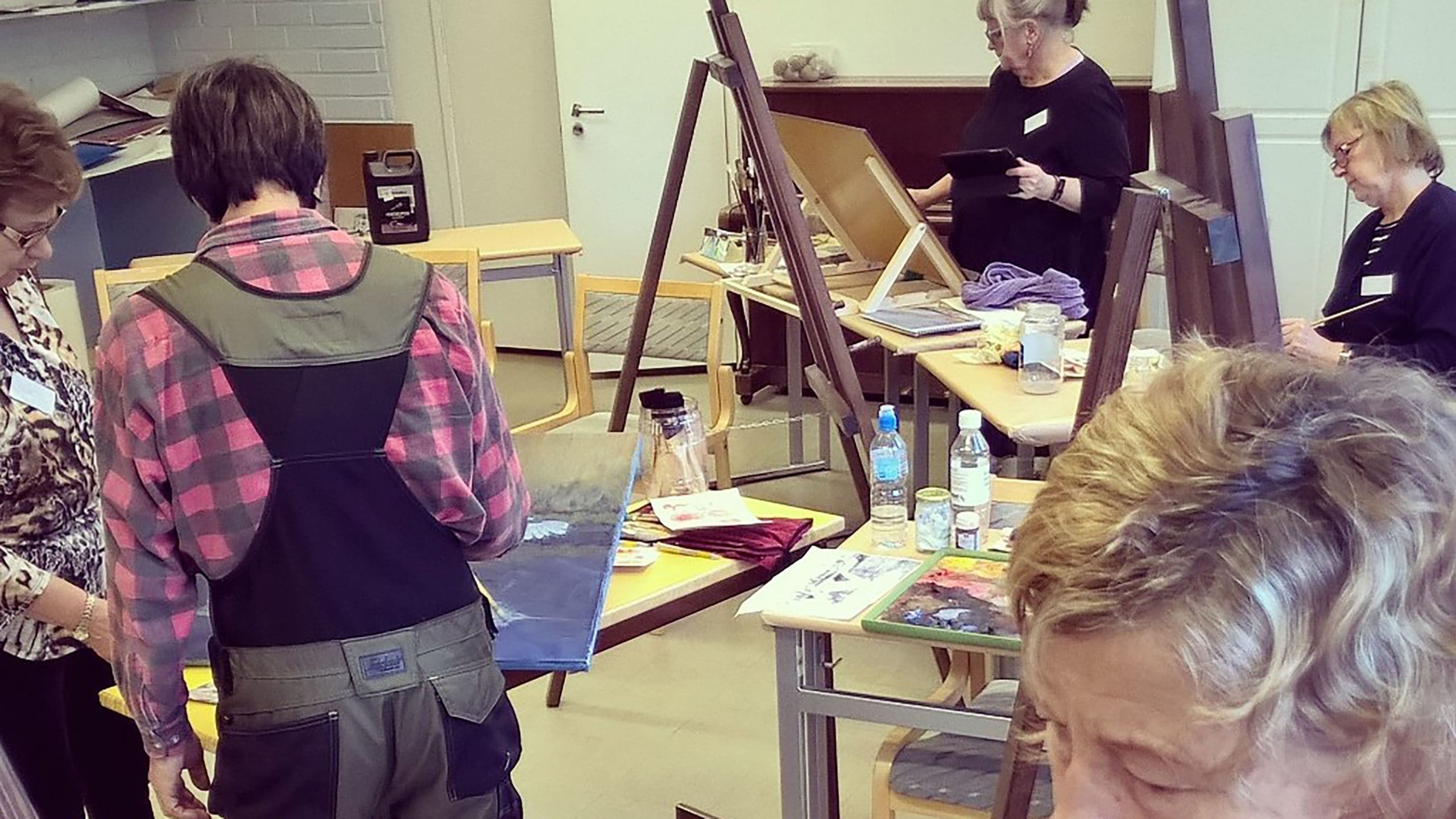 Akvarelli- ja öljyvärimaalauksen intensiivikurssi